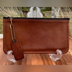 Vintage COACH British Tan Brown Glovetanned Leather Skinny Case